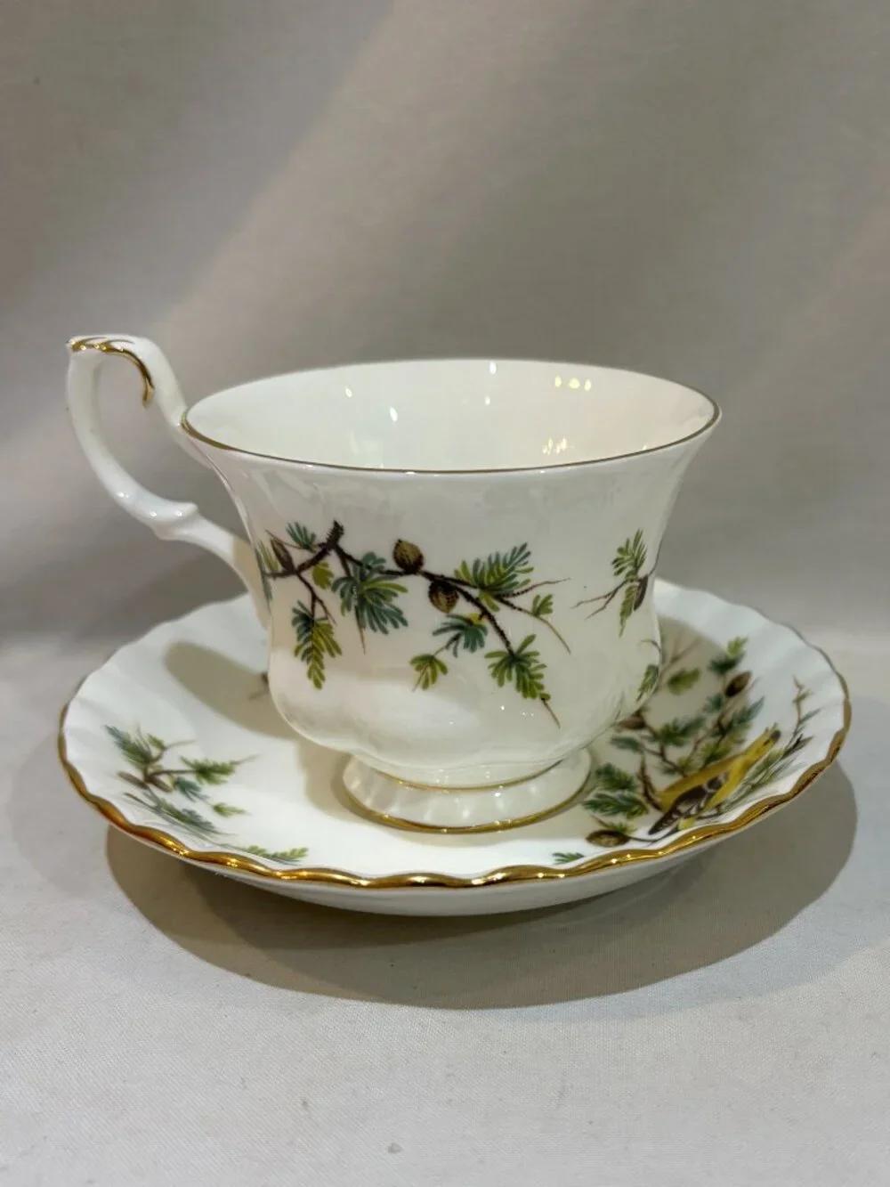 Royal Albert England Bone China Woodland Series Goldfinch Teacup Saucer Set
